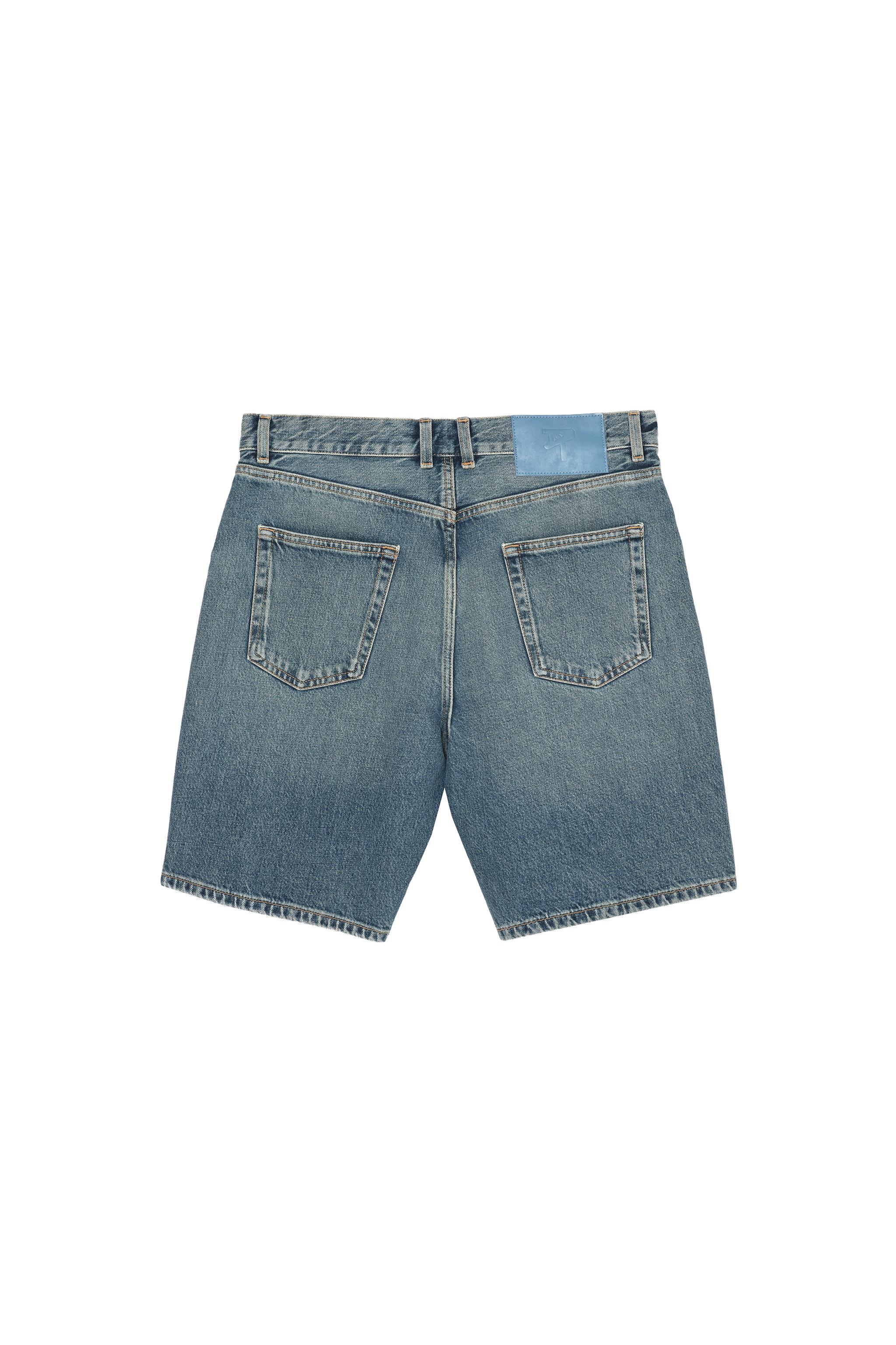 STRAIGHT FIT DENIM SHORTS